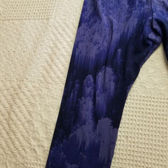 Nike Purple Northern Lights Tights Size Medium NWOT - Picture 4 of 8